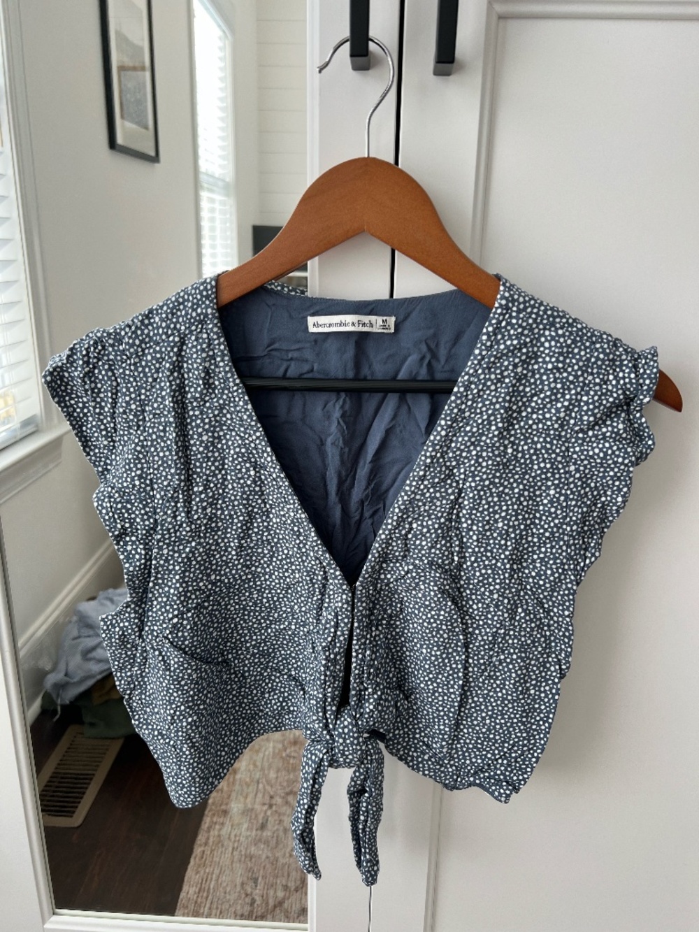 Abercrombie & Fitch Blue Polka Dot Tie-Front Crop Top | Size M